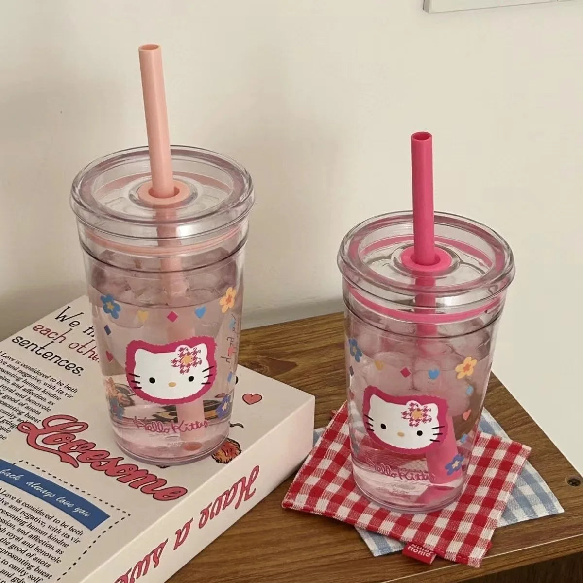 Sanrio Hello Kitty Pink Straw Transparent Cup